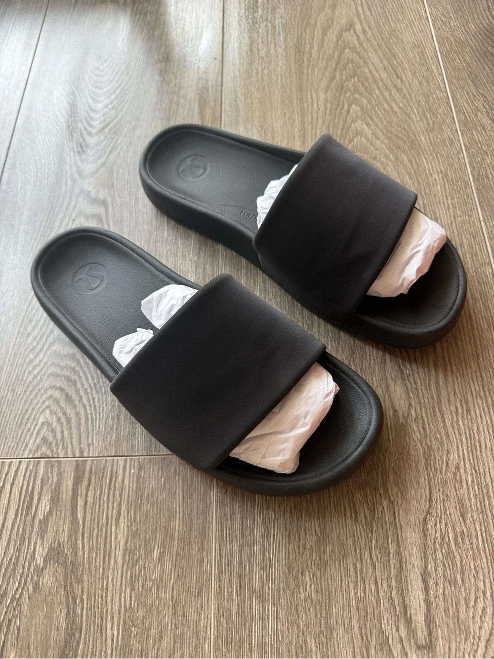 🍋 Lululemon Slides size 9
